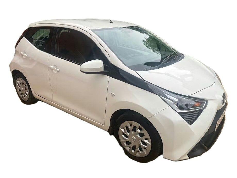 1.0 VVT-i x-play Hatchback 5dr Petrol x-shift Euro 6 (71 ps)